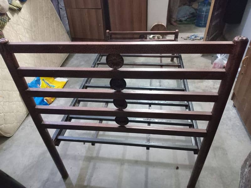 Double and Single Size Iron Bed 7