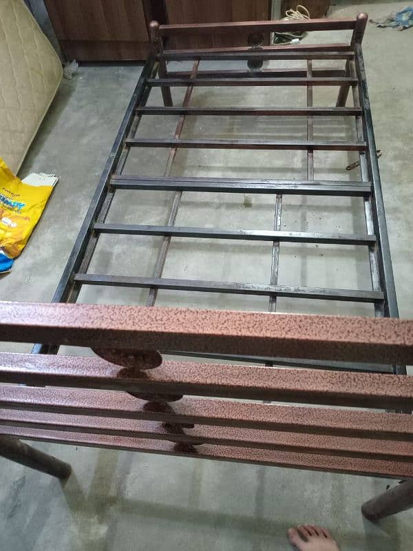 Double and Single Size Iron Bed 10