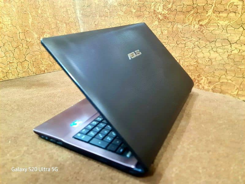 ASUS ZenBook Laptop Core i5 in Brand New Condition. . 0332-6155403 6