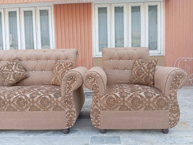 5 seater sofa best condition 3