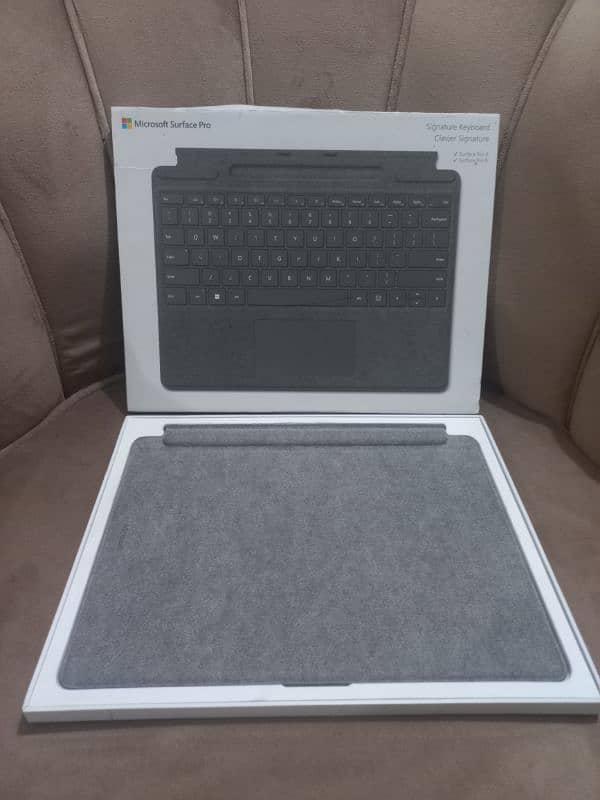 Microsoft Surface Pro 9 Signature Keyboard With Slim Pen 3