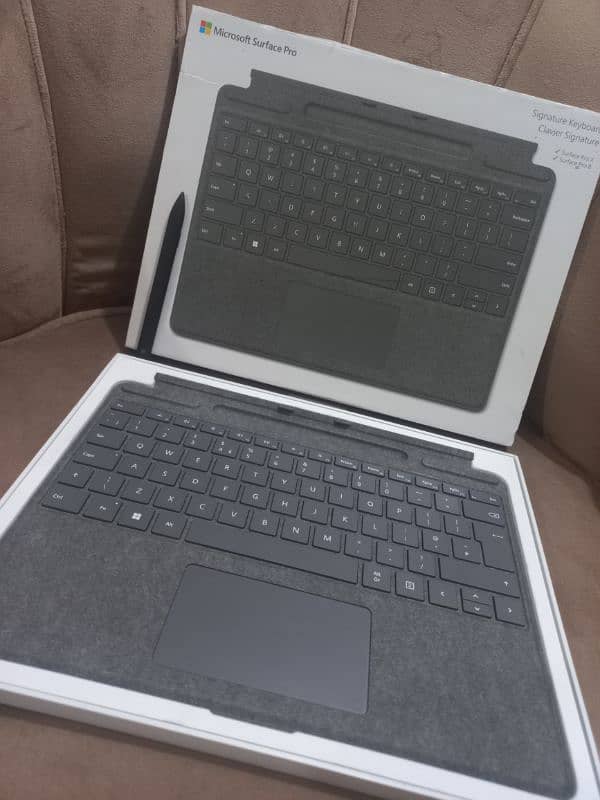 Microsoft Surface Pro 9 Signature Keyboard With Slim Pen 5