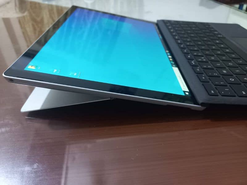 Microsoft Surface Pro 5 (Ci5, 7Th Gen, 8GB/128GB SSD) 1