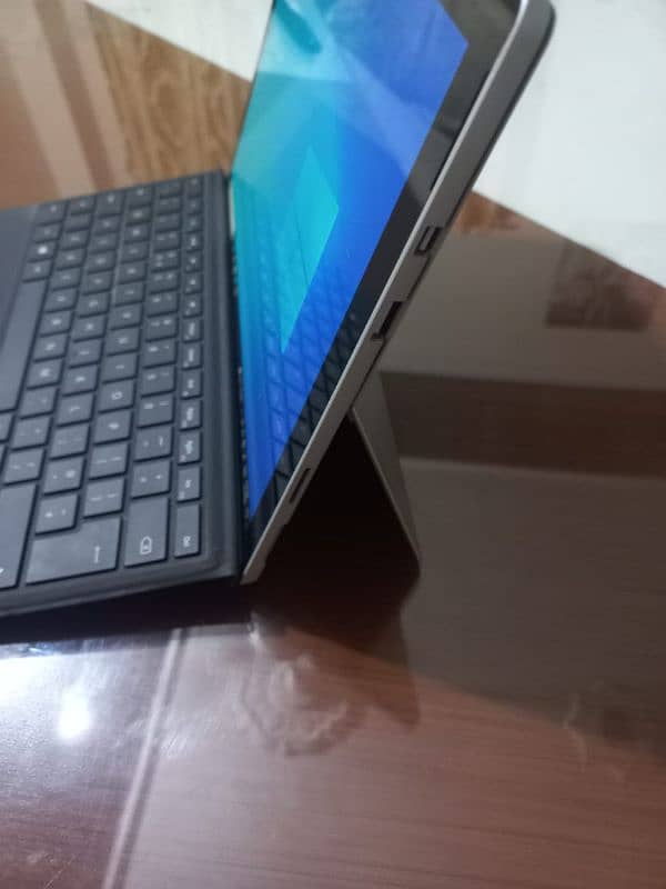 Microsoft Surface Pro 5 (Ci5, 7Th Gen, 8GB/128GB SSD) 4