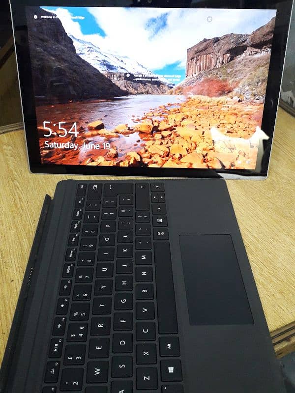 Surface Pro 5 Core i5 7Th Gen, 8/128GB 2