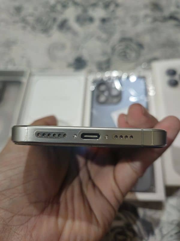 iphone 15 pro max 256gb jv (white titanium) 5