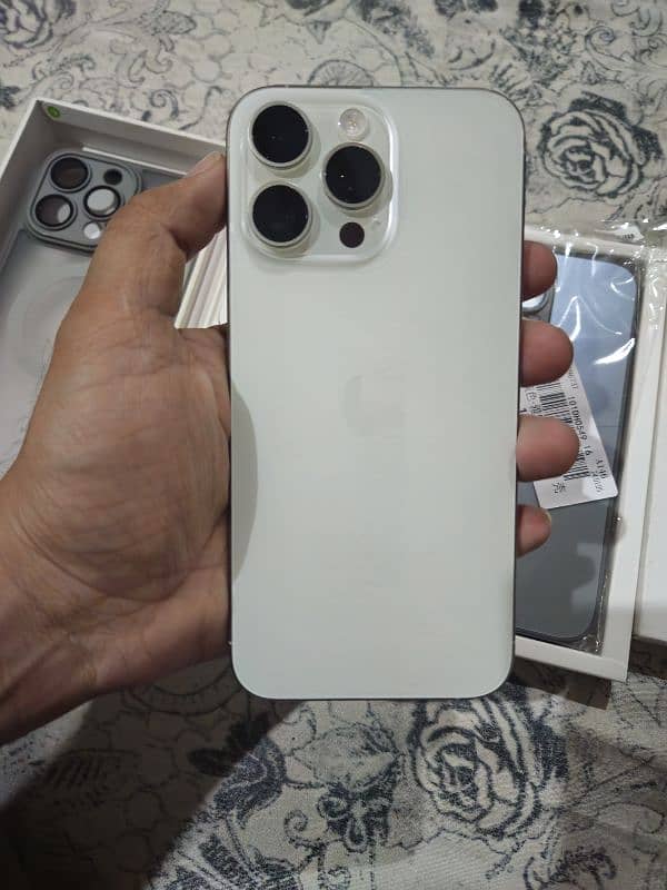 iphone 15 pro max 256gb jv (white titanium) 8