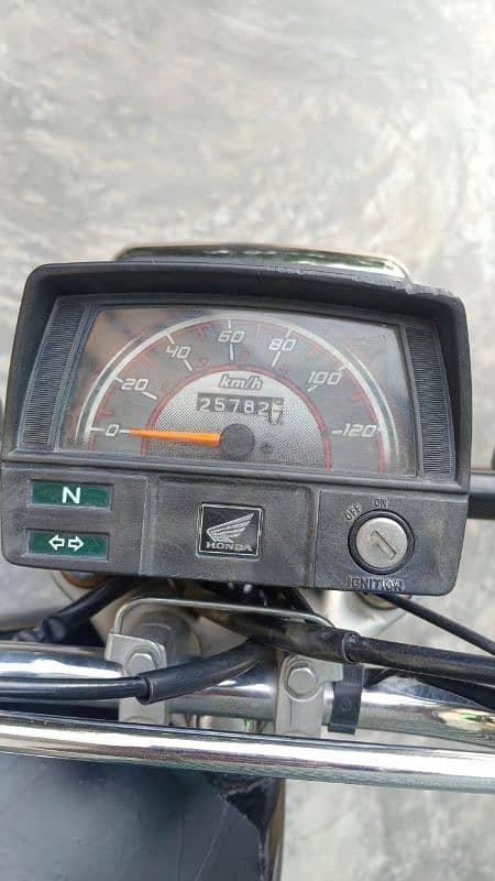 Honda CD 70 cc Model 2022/23 sticker 2024 wala hai 1