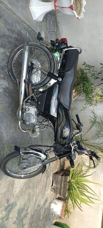 Honda CD 70 cc Model 2022/23 sticker 2024 wala hai 3