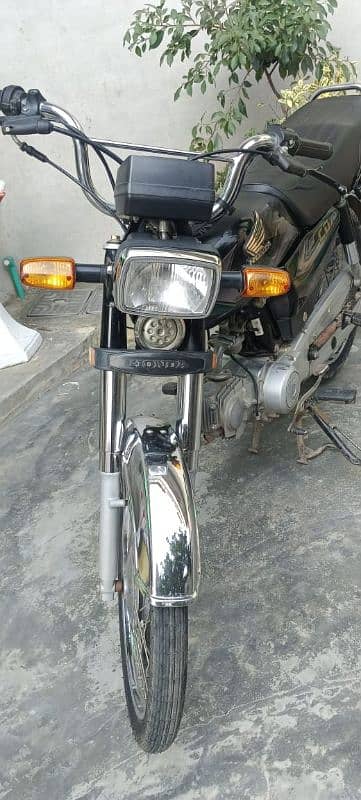 Honda CD 70 cc Model 2022/23 sticker 2024 wala hai 5