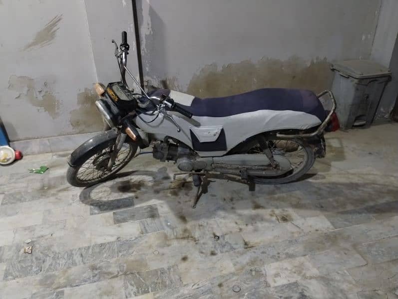 selling Honda 70 2017 model geniun condition 2