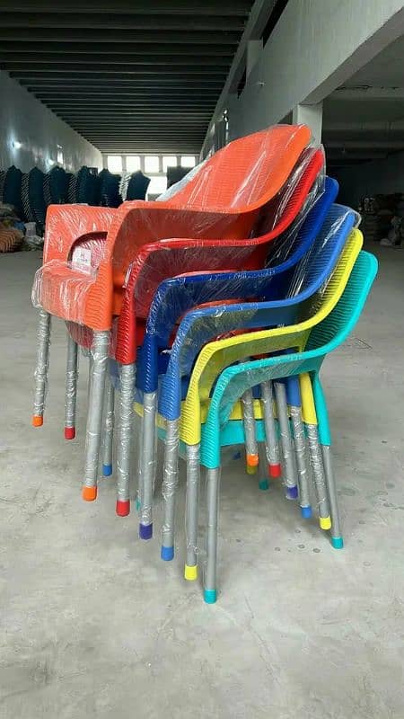 Chairs / plastic chairs / pure plastic chairs / wavy plastic chairs 5