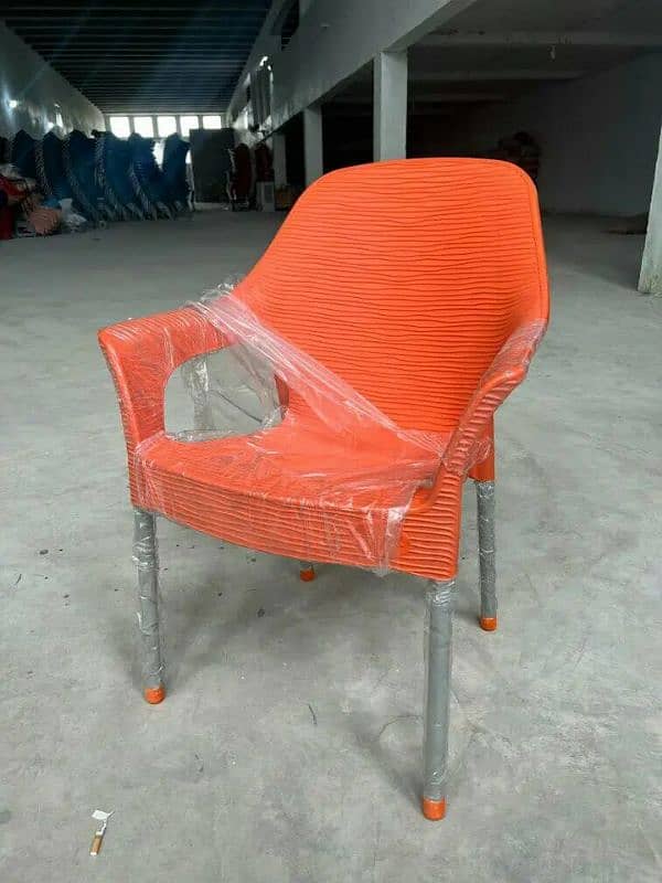 Chairs / plastic chairs / pure plastic chairs / wavy plastic chairs 7