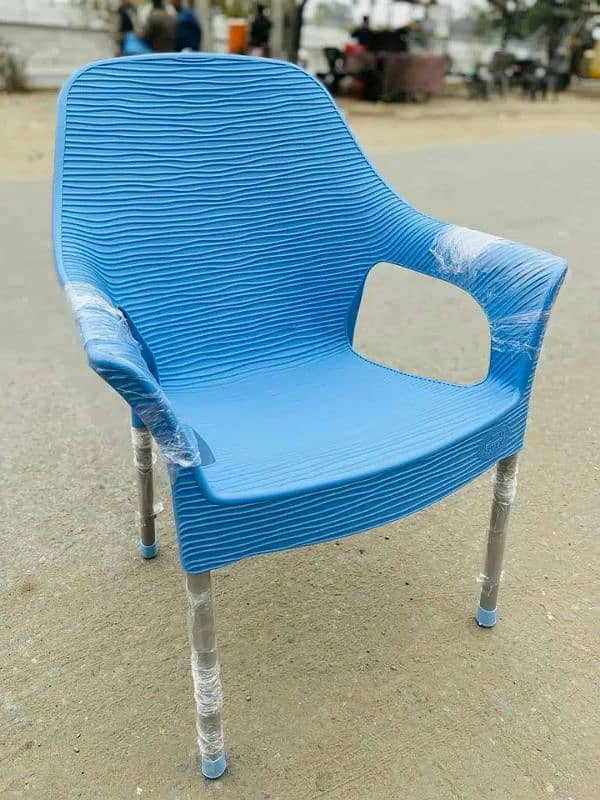 Chairs / plastic chairs / pure plastic chairs / wavy plastic chairs 8