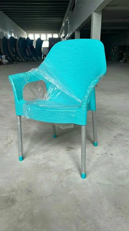 Chairs / plastic chairs / pure plastic chairs / wavy plastic chairs 9