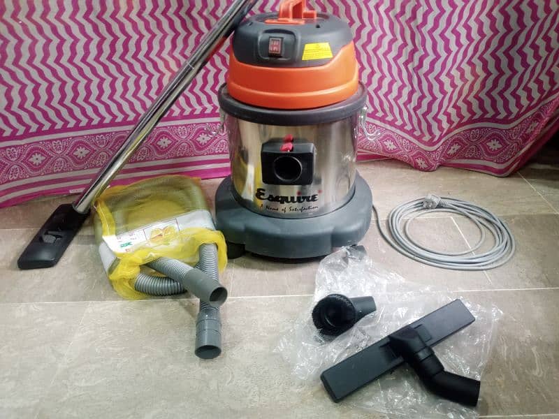 Esquire Wet and Dry Vacuum 4