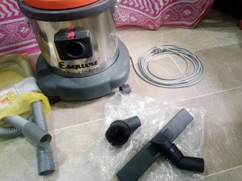 Esquire Wet and Dry Vacuum 10