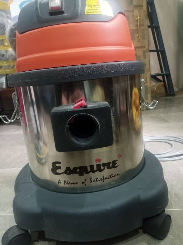 Esquire Wet and Dry Vacuum 16