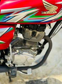 Honda 125. Model 2022. Colour Red