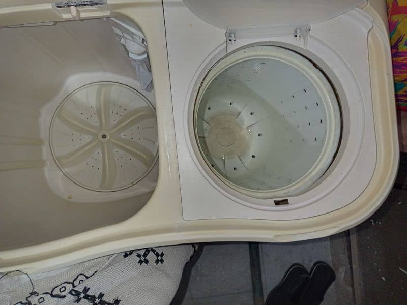 Haier Washing Machine and Dryer/ Spinner / Washer 6