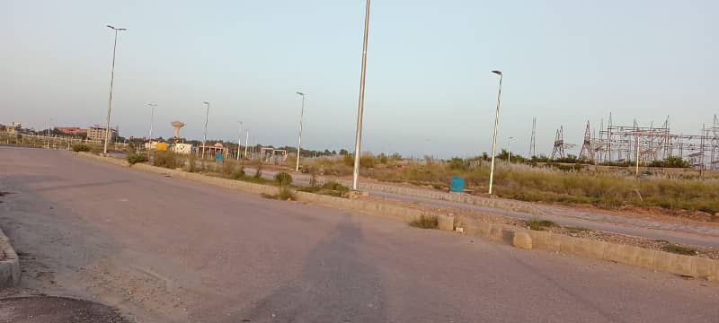 DHA Phase 5, Sector B , 4th Avenue Top Height level plot , Ideal location, Ready to build 0