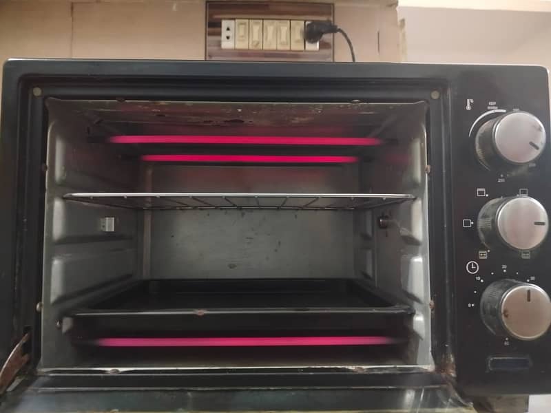 Microwave baking oven 1