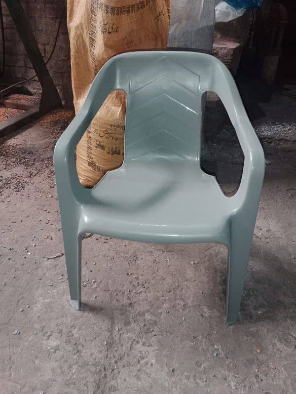 Baby chair with armrest 1