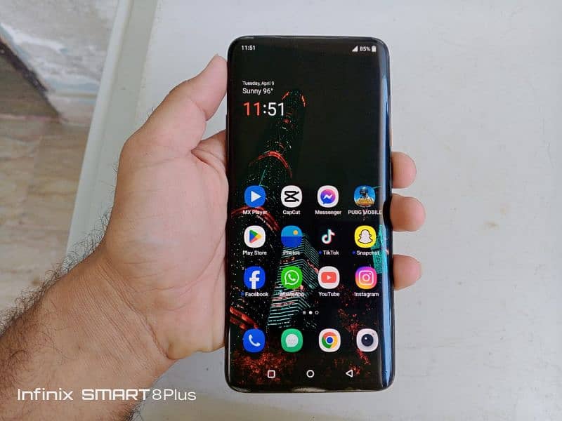 OnePlus 7T Pro McLaren Gaming Phone 1