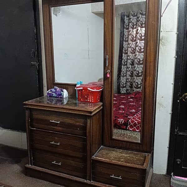 4 Feet wide Dressing Table with Free Side Tables 1