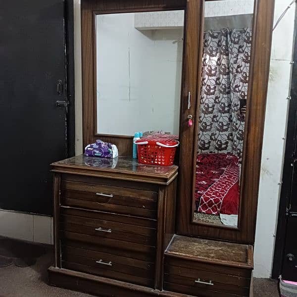 4 Feet wide Dressing Table with Free Side Tables 2