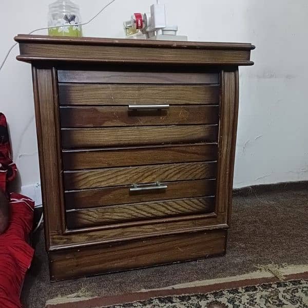 4 Feet wide Dressing Table with Free Side Tables 3