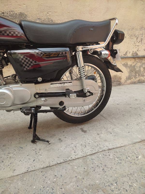 Honda 125 used but looks New 3