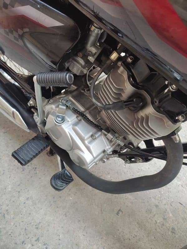 Honda 125 used but looks New 6