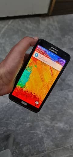 Samsung galaxy note 3  3gb ram 32gb room.