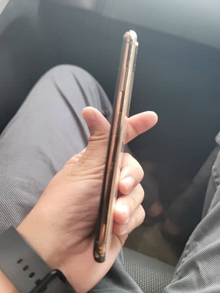 Iphone xs max 256 gb official pta 10/10 1