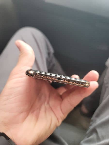 Iphone xs max 256 gb official pta 10/10 6