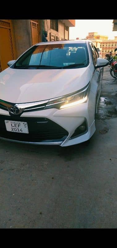 Toyota Altis Grande 2015 1