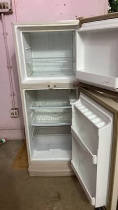 Dawlance Refrigerator Available for sale