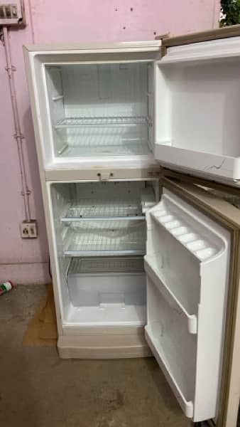 Dawlance Refrigerator Available for sale 0