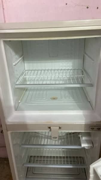 Dawlance Refrigerator Available for sale 2