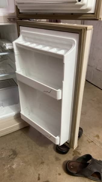 Dawlance Refrigerator Available for sale 3