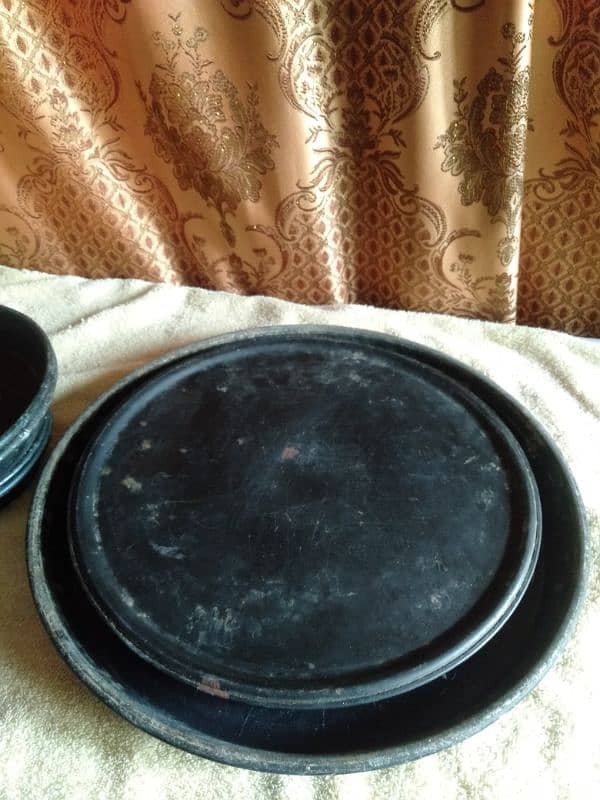 Pizza pans used 4