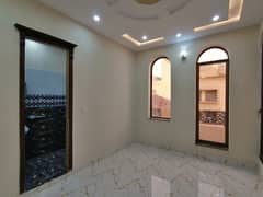 10 Marla House For sale In The Perfect Location Of LDA Avenue 0