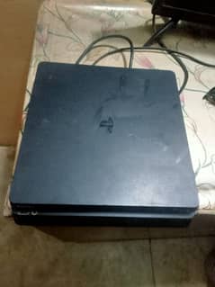 PS4 Slim 500 gb with 3 games