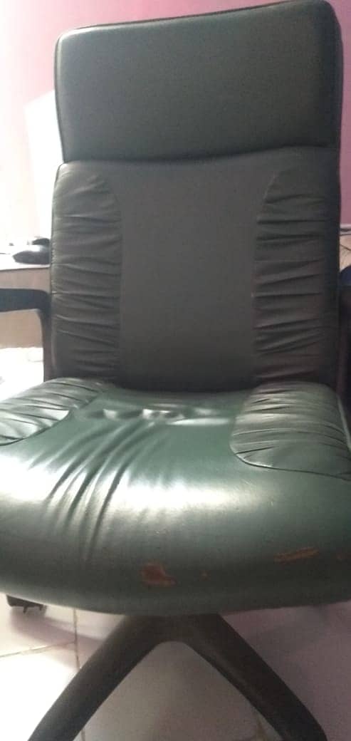 Office boss chair 1