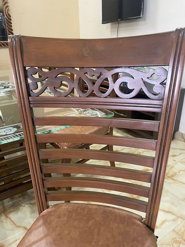 seeling dinning tabel , condition like new, 8 chairs set 1