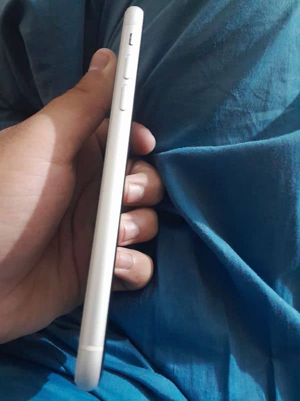 iphone XR h non PTA factory unlock hai Face I'd ok h true tone be ok h 2