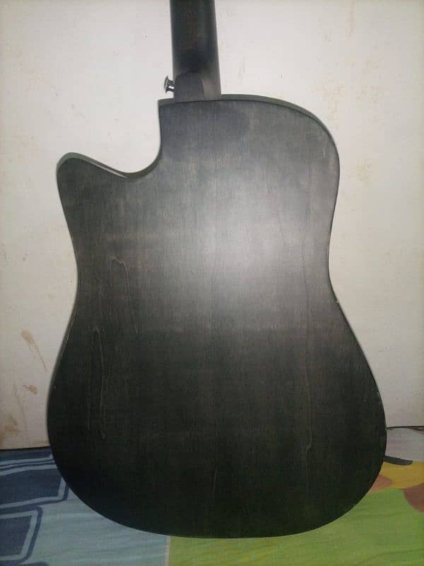 Guitar is available for sale contact  03075663440 4