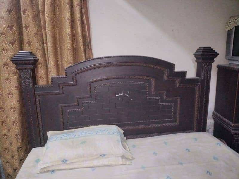 Beautiful and Good looking Bed 3