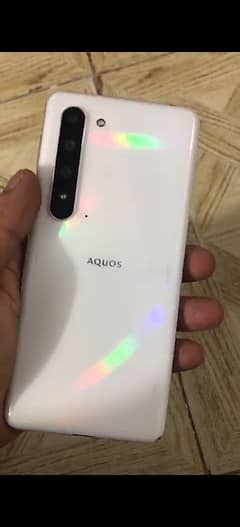 Sharp Aquos R5G